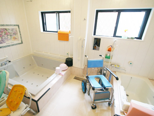 堺市の住宅型有料老人ホーム　浴室